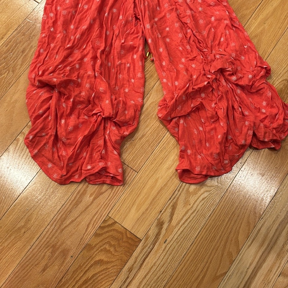 Free People coral wide leg pull on pants with ruffled hem detailing - Picture 3 of 8